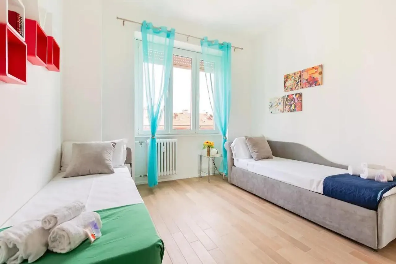 Central Maya Apartment Milan