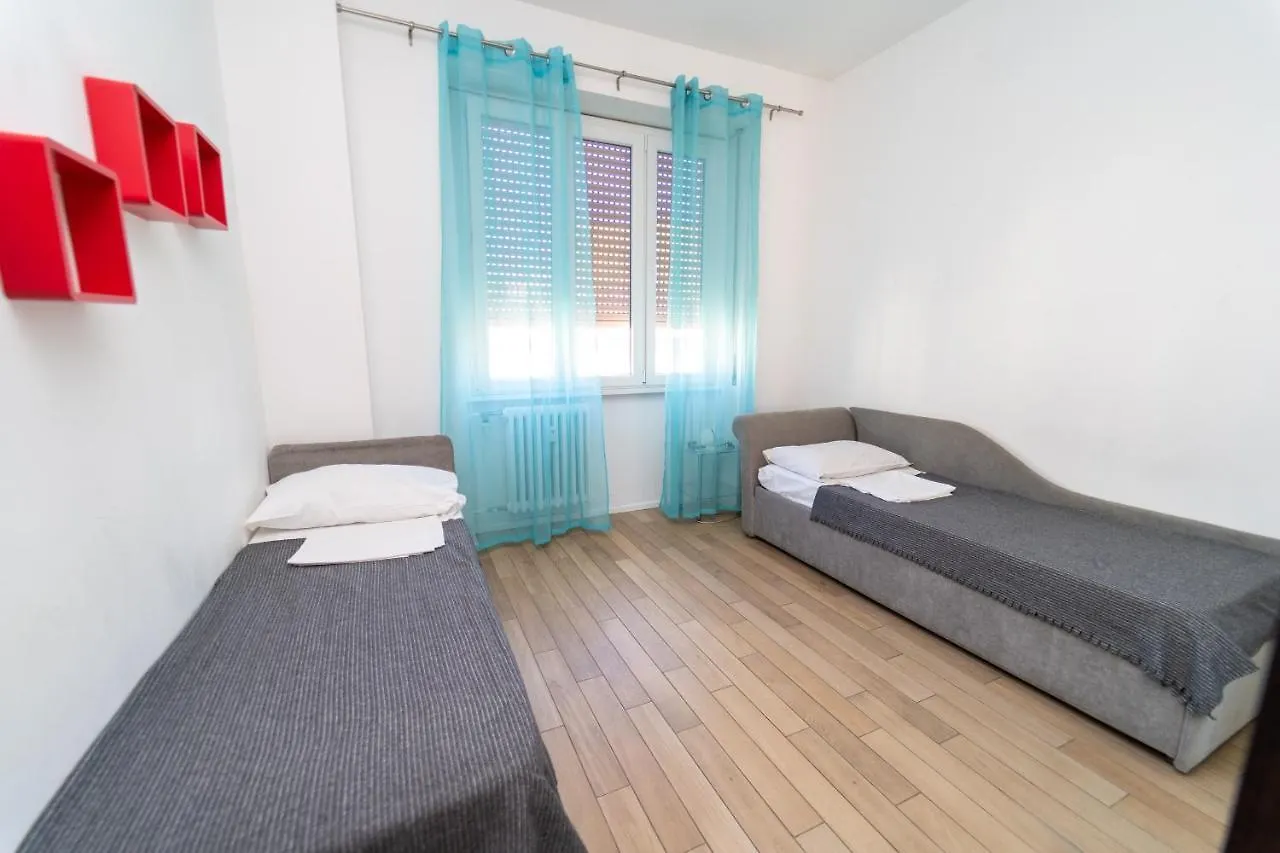 Central Maya Apartment Milan
