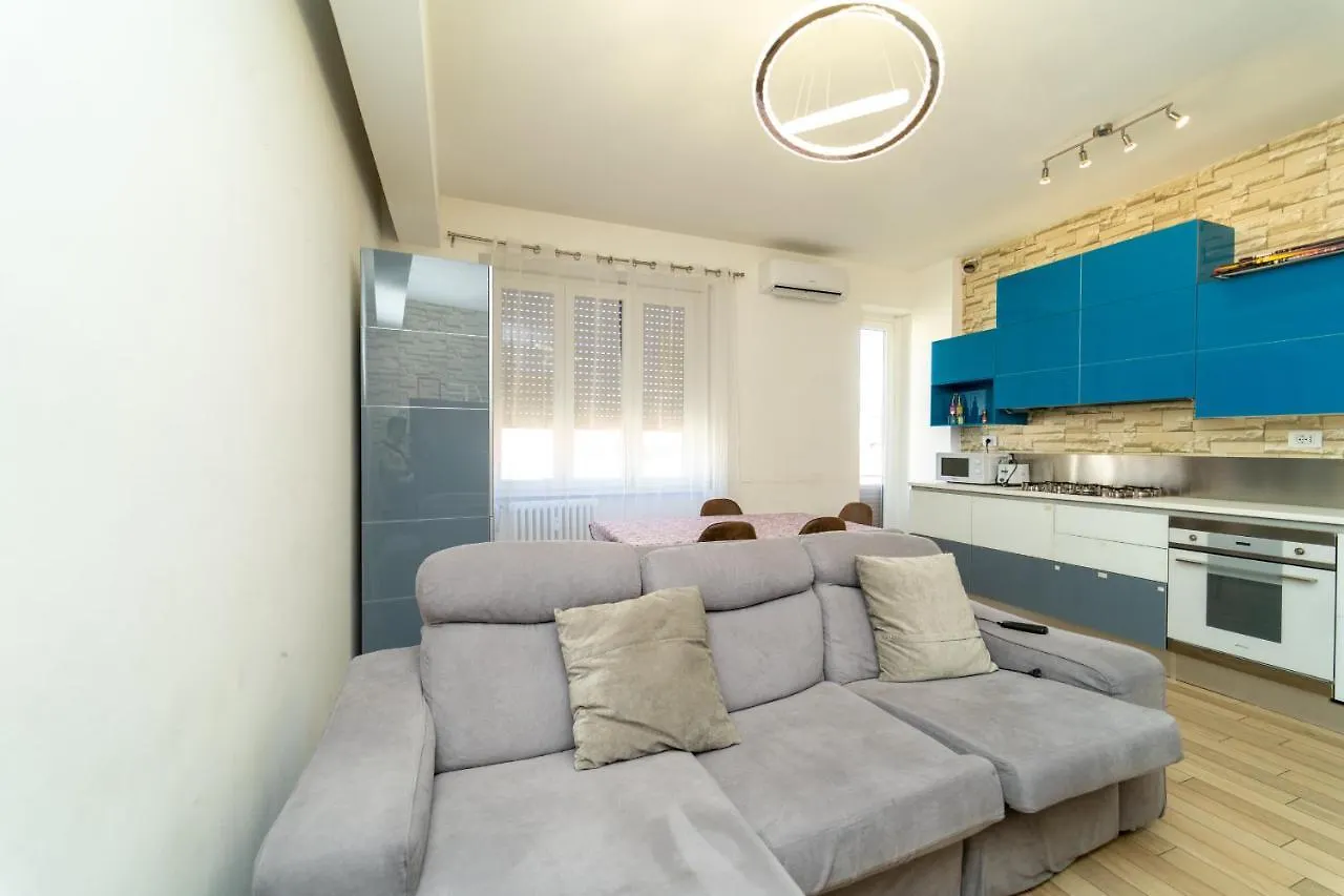Central Maya Apartment Milan